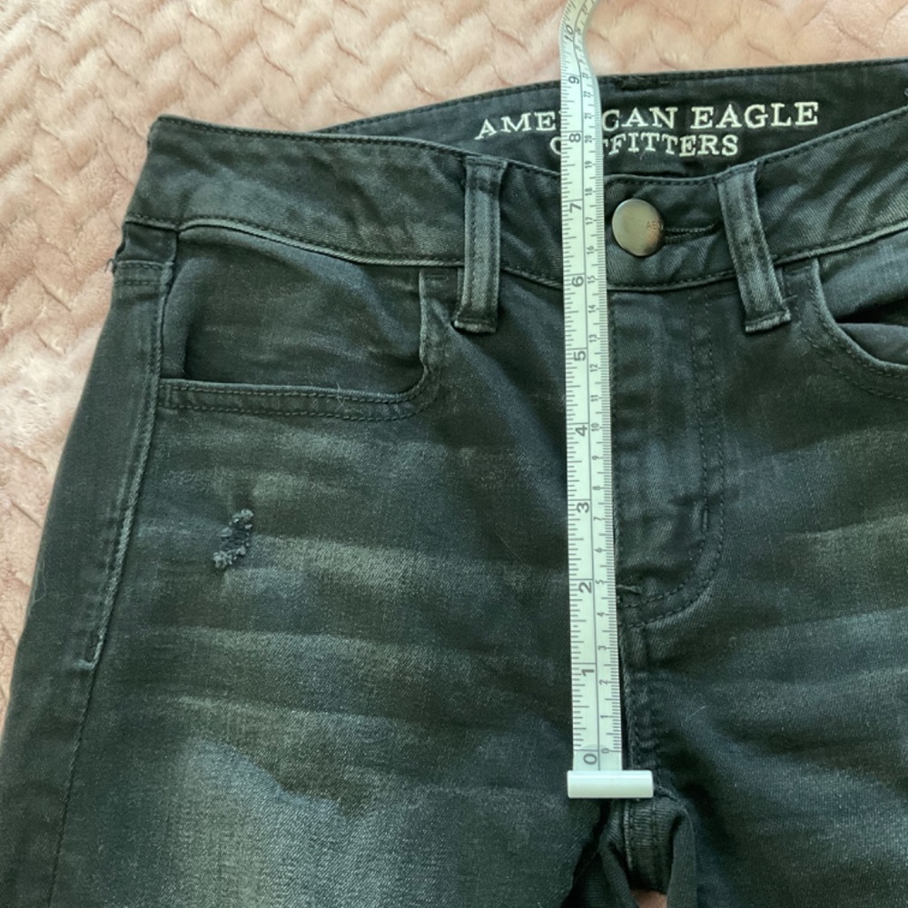 American Eagle Black Distressed Jeggings - Size 2 Long - Picture 12 of 12